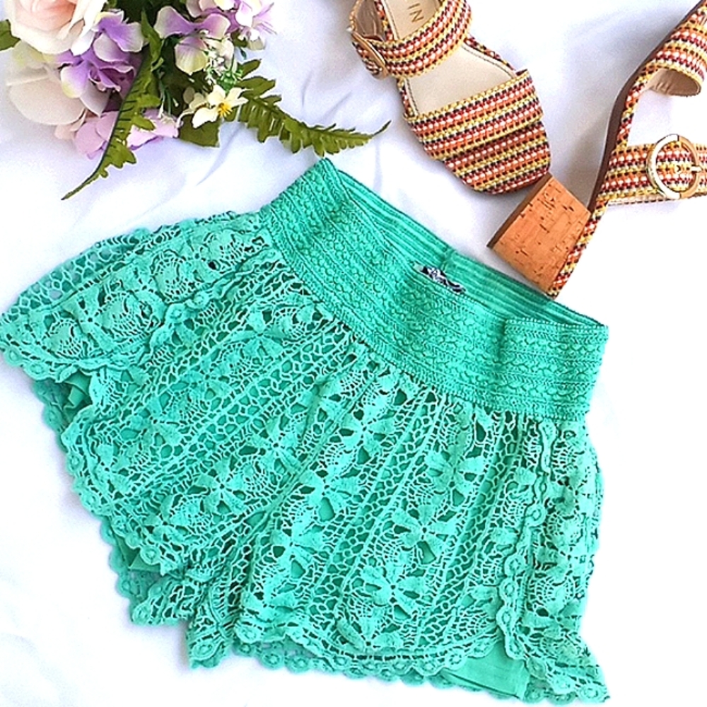Belle Tweed Crochet Shorts